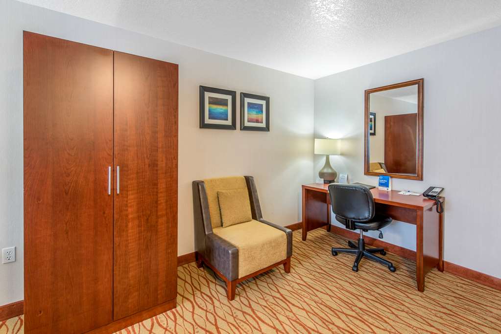 Comfort Inn Mount Shasta Area - photo 9