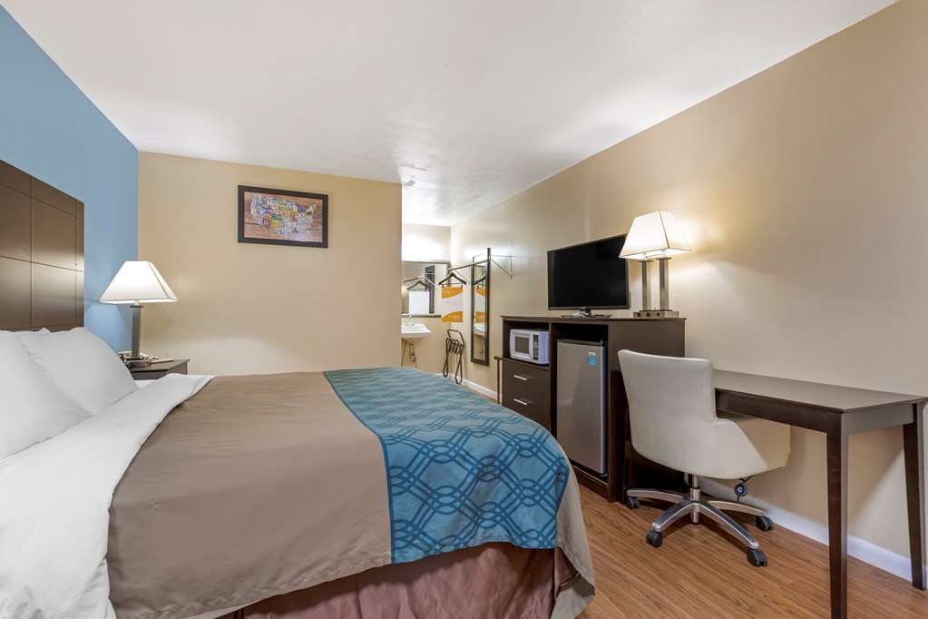 Econo Lodge Woodstock Shenandoah Valley I 81 - photo 14