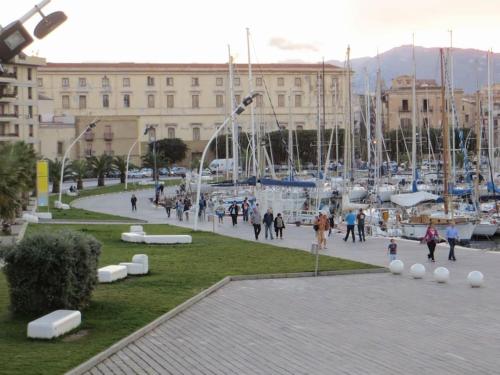 Cala Apartment Centre — 4-Star Luxury Hotel in Palermo, Italy