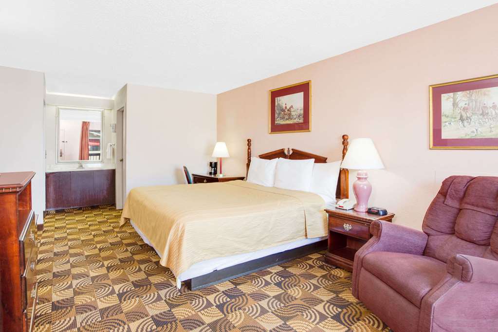 Days Inn by Wyndham Greenville MS - photo 21