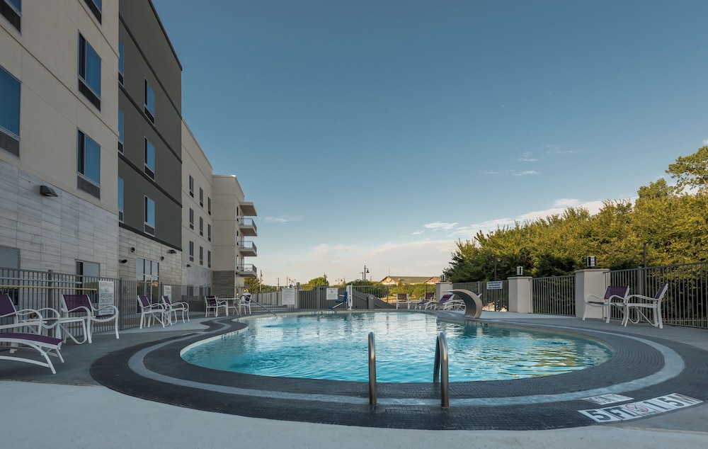 Holiday Inn Express & Suites Garland E Lake Hubbard I30 by IHG - photo 16