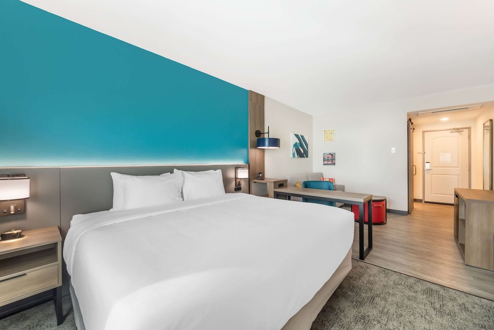 Comfort Suites Fort Myers East I 75 - photo 6