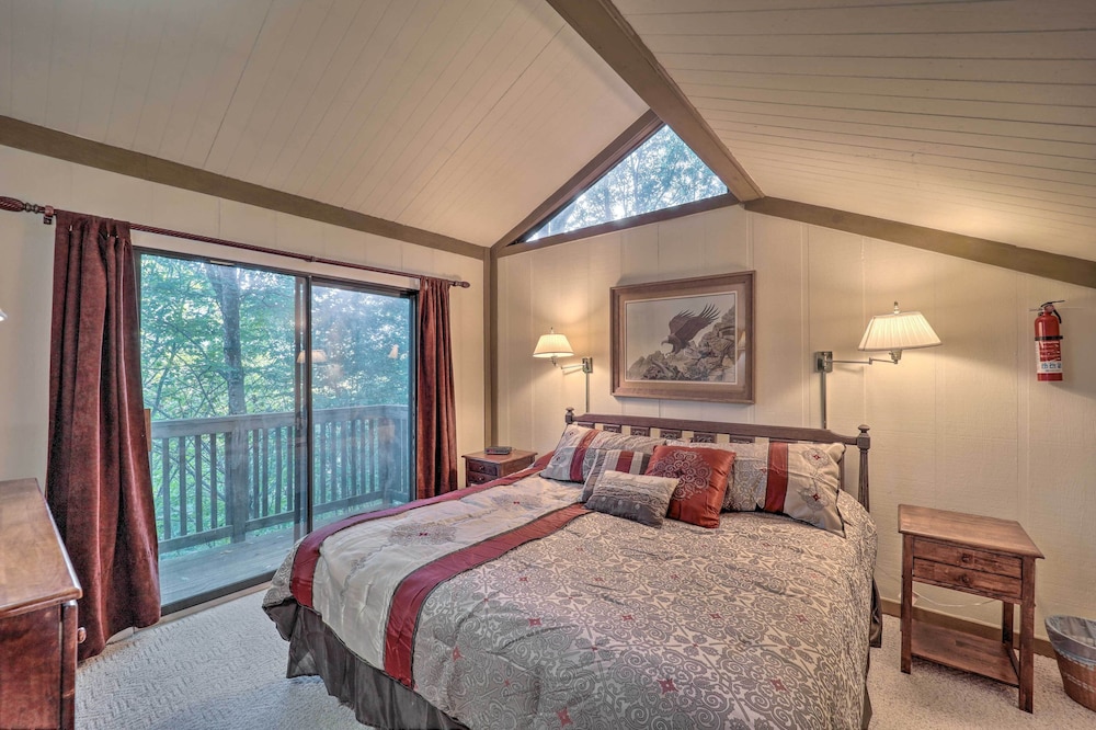 Ski Resort Cabin with Deck in Beech Mountain — Banner Elk — photo 4