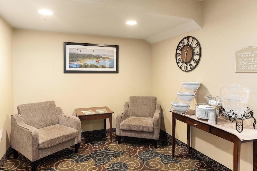 Cobblestone Hotel & Suites Knoxville - photo 5