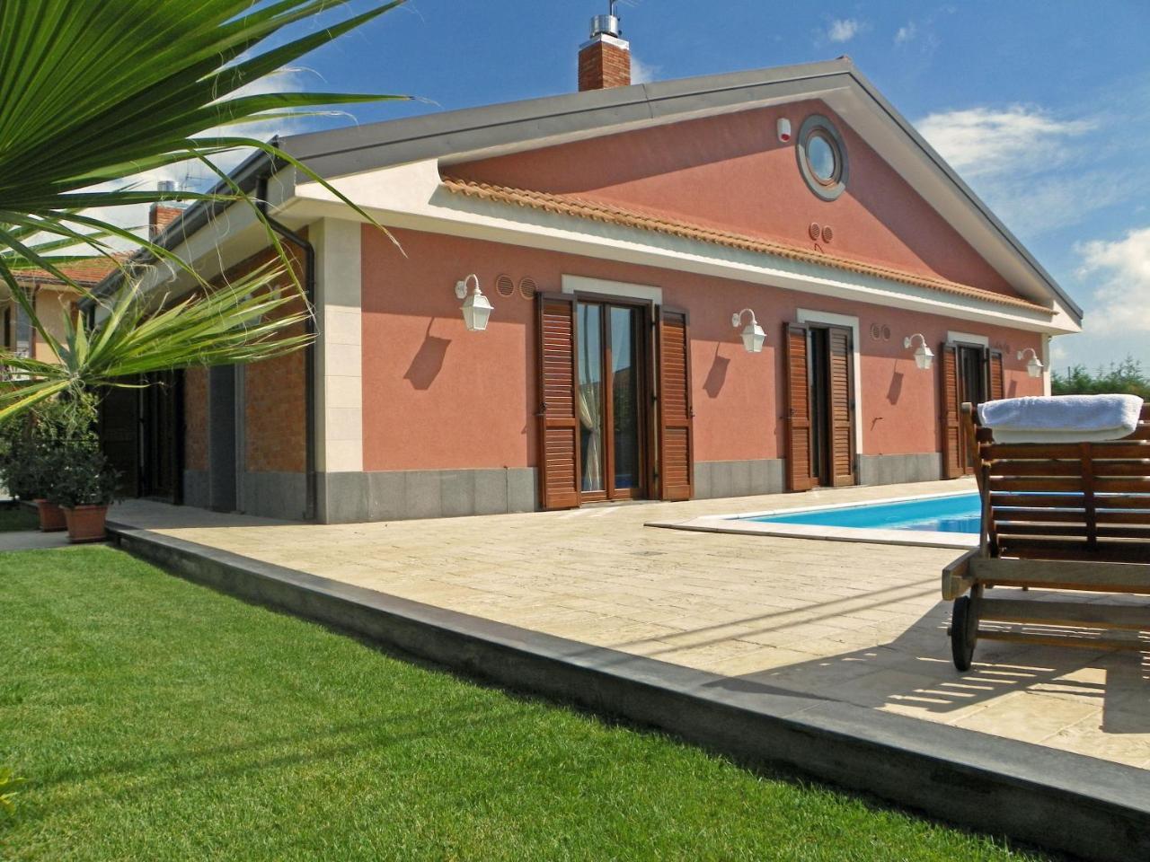 Villa Vittoria — 4-Star Luxury Hotel in Pedara, Italy
