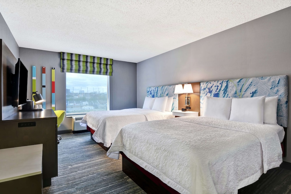 Hampton Inn & Suites Newark Harrison Riverwalk - photo 16