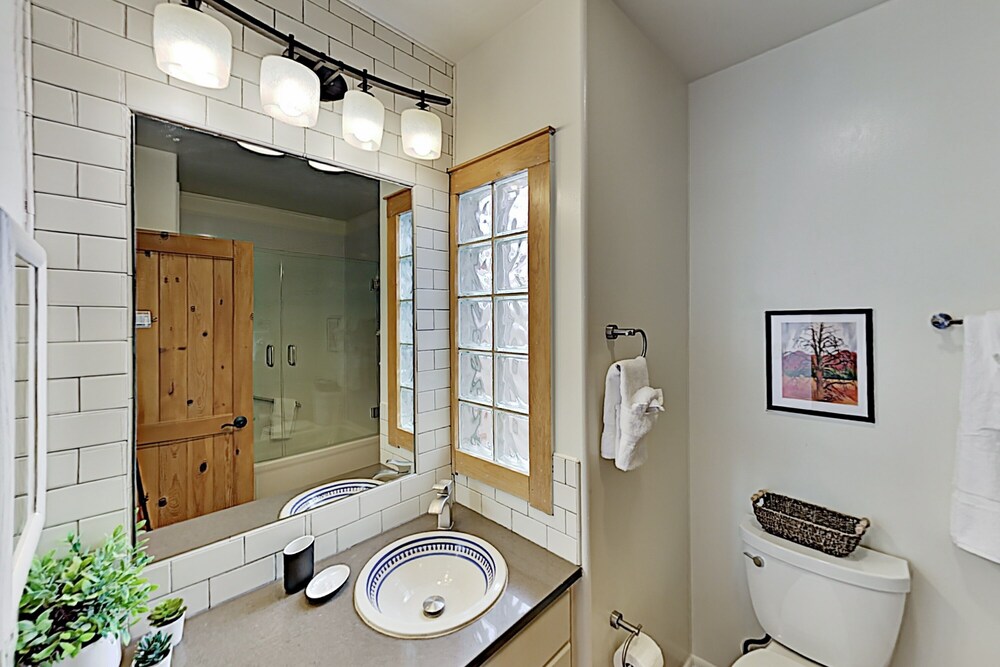 Zona Rosa Suites - photo 18