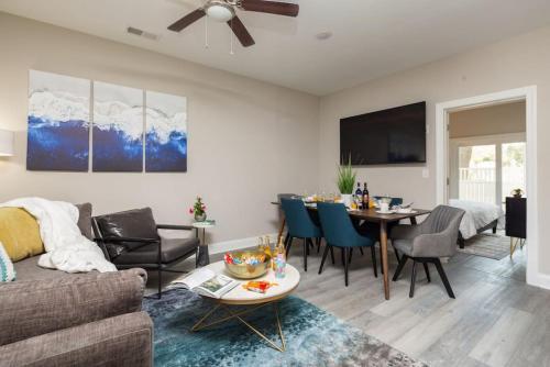 Lovely 4BR King Beds Steps To Beach And Pier G — 4-Star Luxury Hotel in Myrtle Beach, United States