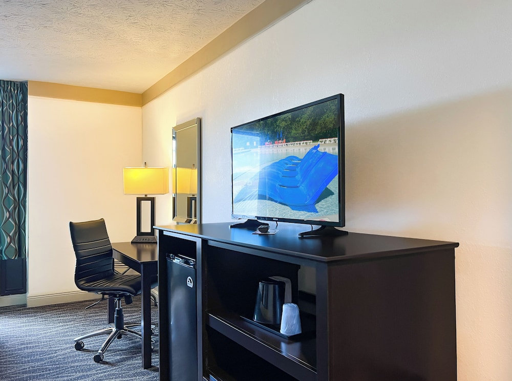 Country Cascades Waterpark Resort - photo 29