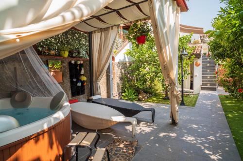 A Ugghia I Mori — 4-Star Luxury Hotel in Fiumefreddo Sicilia, Italy