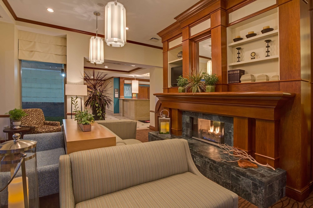 Hilton Garden Inn Cleveland Airport - photo 3