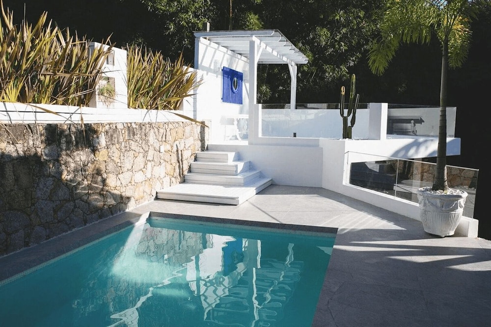 CasaIvan - carbon neutral hotel in Florianopolis