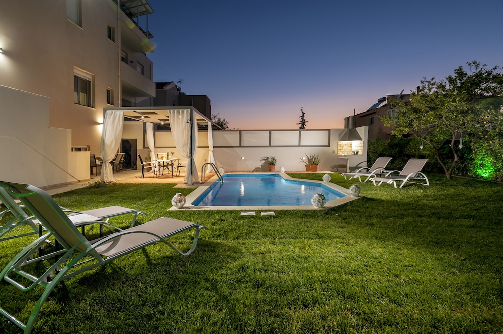 Dream Villa — 4-Star Luxury Hotel in Chania, Greece