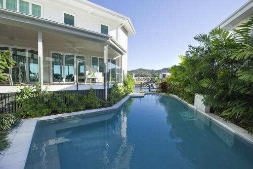 The Boathouse — hotel in Nelly Bay