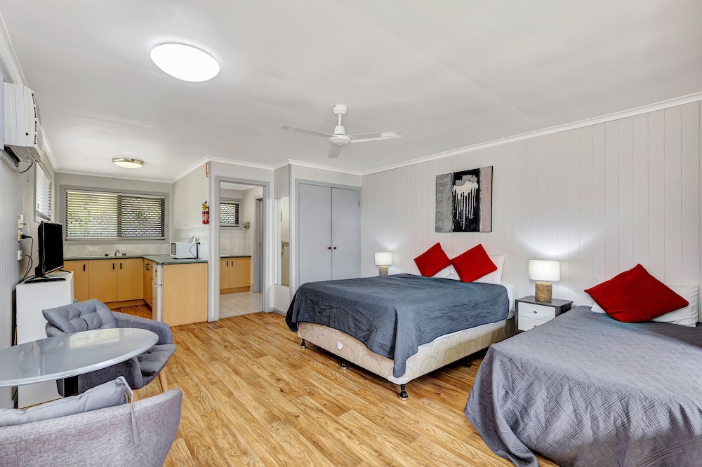 Sanctuary Lakes Fauna Retreat — hotel in Hervey Bay