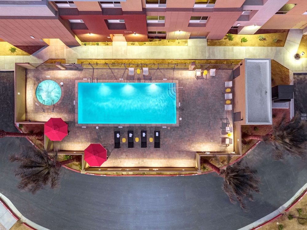 Hampton Inn & Suites Indio - photo 25