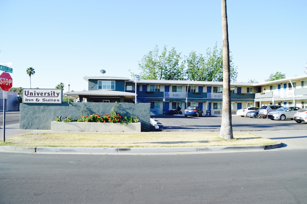 University Inn Tempe - carbon neutral hotel in Tempe