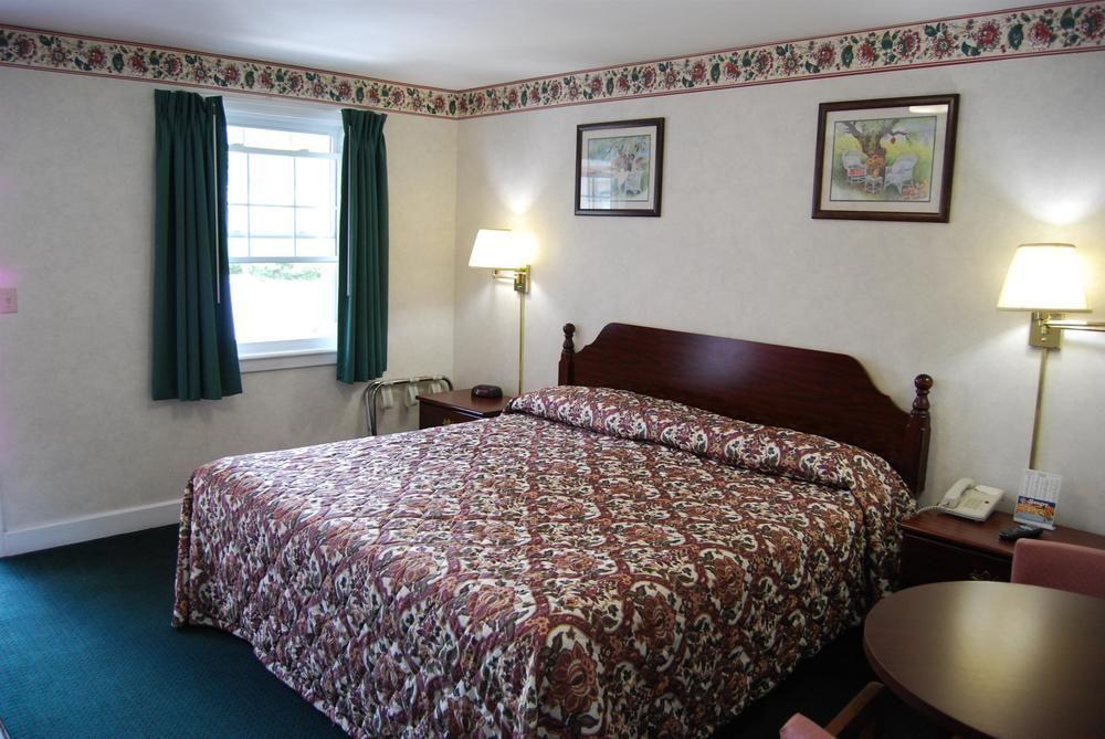 Lenox Inn - photo 8