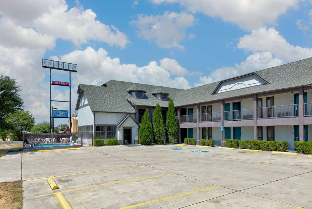 Howard Johnson by Wyndham San Marcos - photo 3