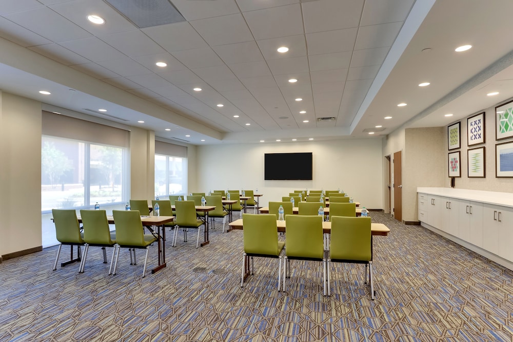 Holiday Inn Express & Suites Winston Salem Sw Clemmons by IHG - photo 60