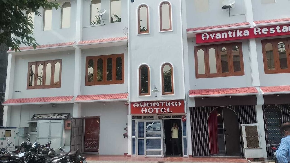 Avantika Hotel in Fyzabad, India