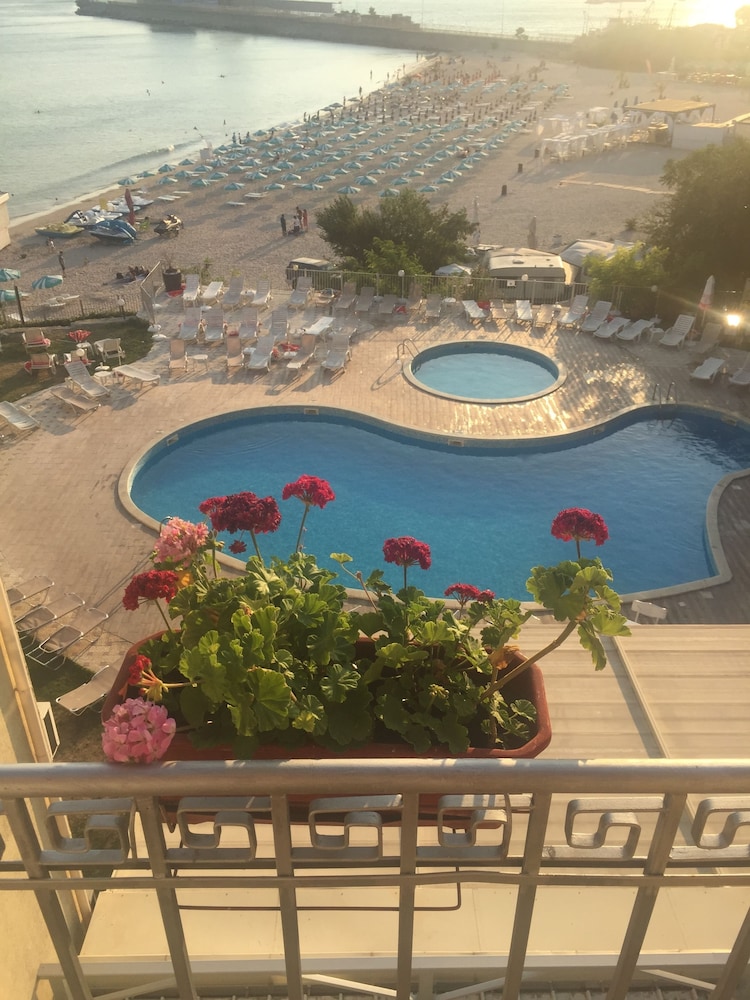 Hotel Helios — Balchik