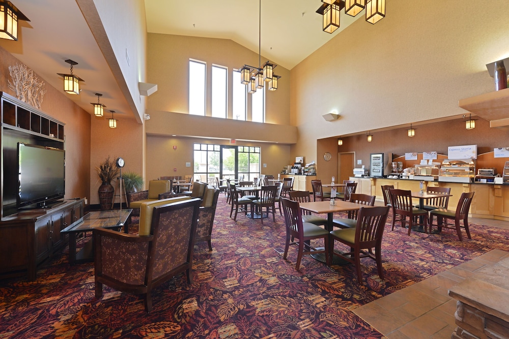 Holiday Inn Express & Suites Gillette by IHG - photo 28