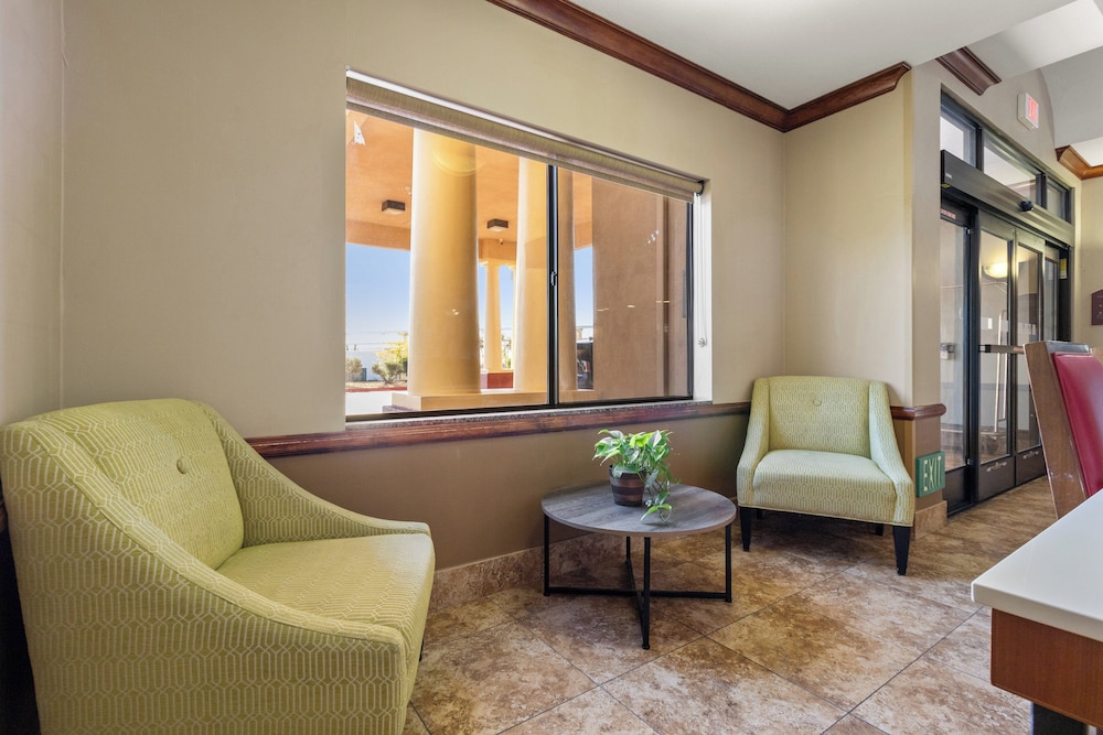 Holiday Inn Express & Suites Barstow Route 66 by IHG - photo 76