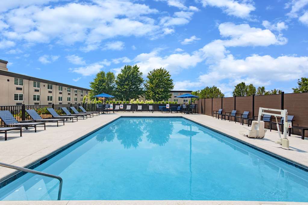La Quinta Inn & Suites by Wyndham Joplin - photo 10