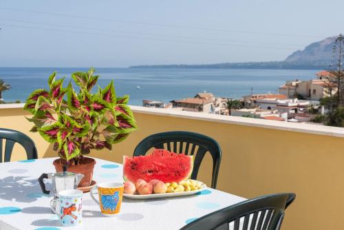Casa Viola a 100 metri dal mare — 4-Star Luxury Hotel in Trappeto, Italy