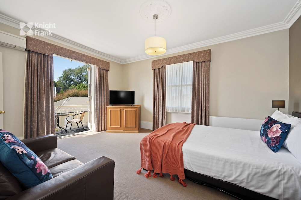 Clydesdale Manor — Sandy Bay — photo 3