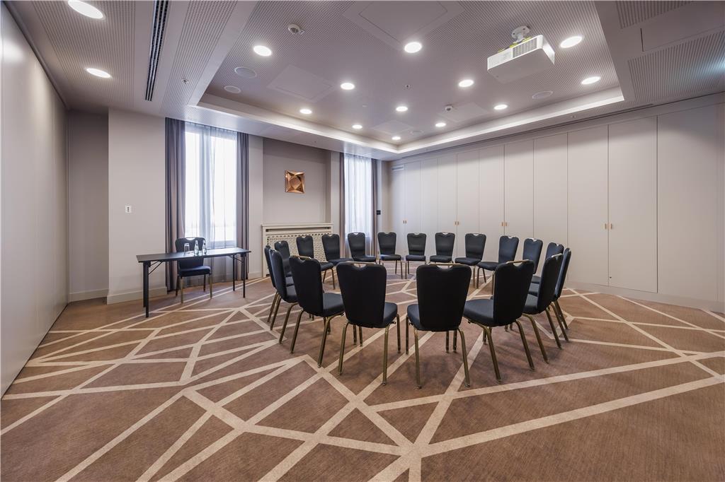 Park Suite Chaircircle