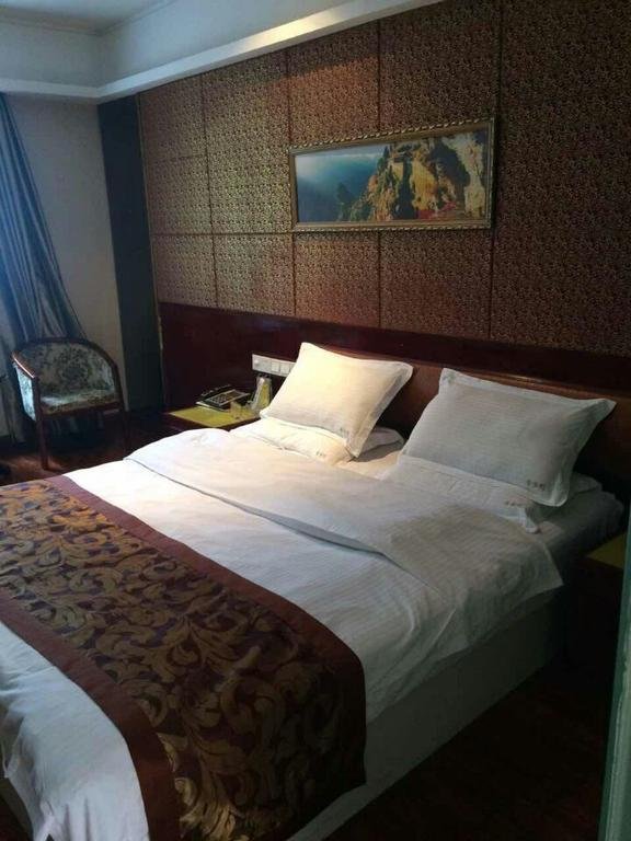 Jinbaoli Business Hotel — hotel in Danjiangkou