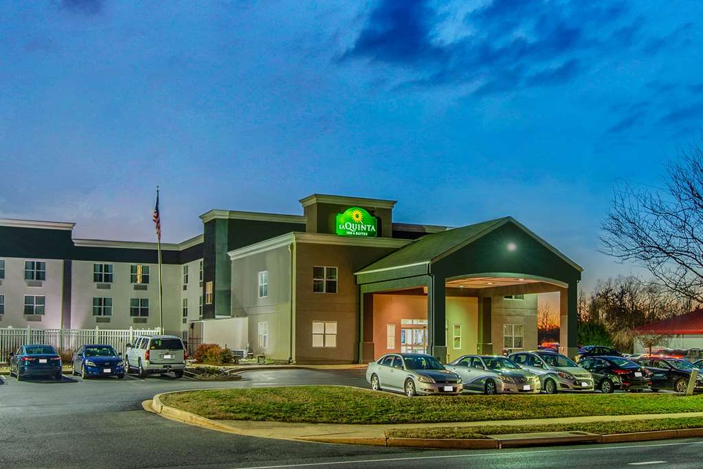 La Quinta Inn & Suites by Wyndham Lexington Park Patuxent - photo 3