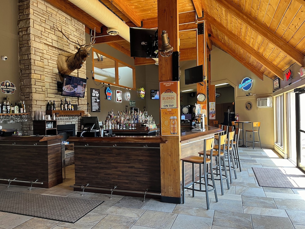 Barker's Island Inn Resort - photo 20