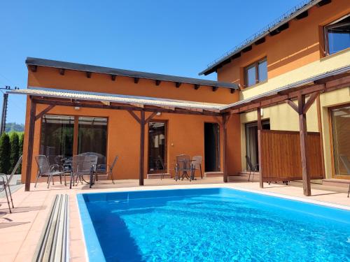 Velký apartmán Sophia č. 1 — 4-Star Luxury Hotel in Velke Losiny, Czech Republic