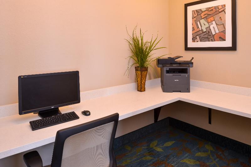 Candlewood Suites Bloomington Normal - photo 10