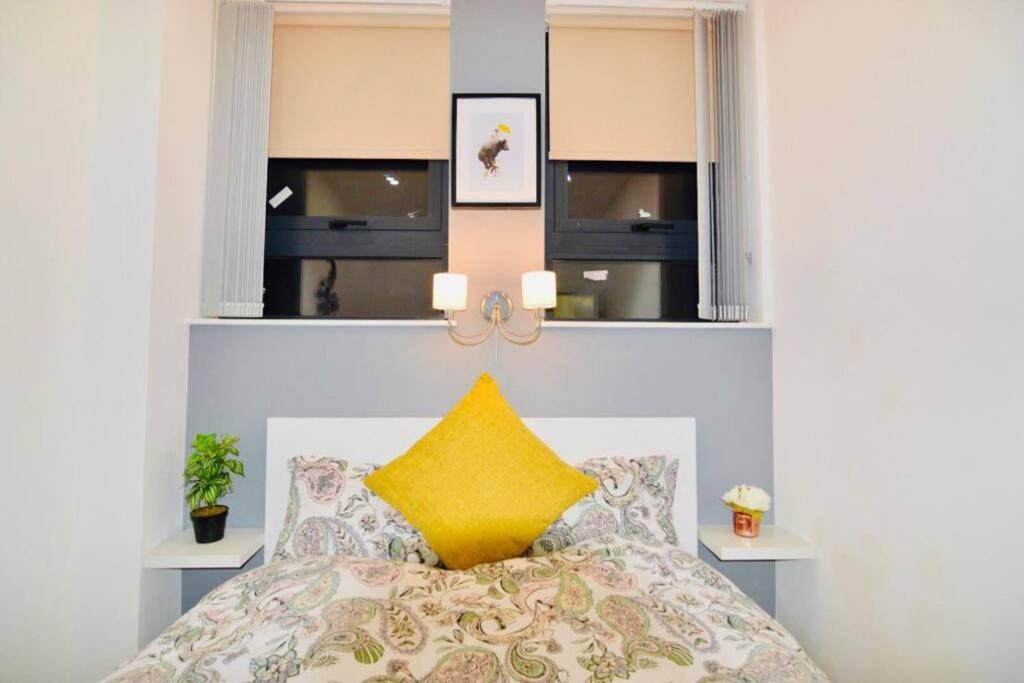 Cosy Central Self Contained Flat by CozyNest