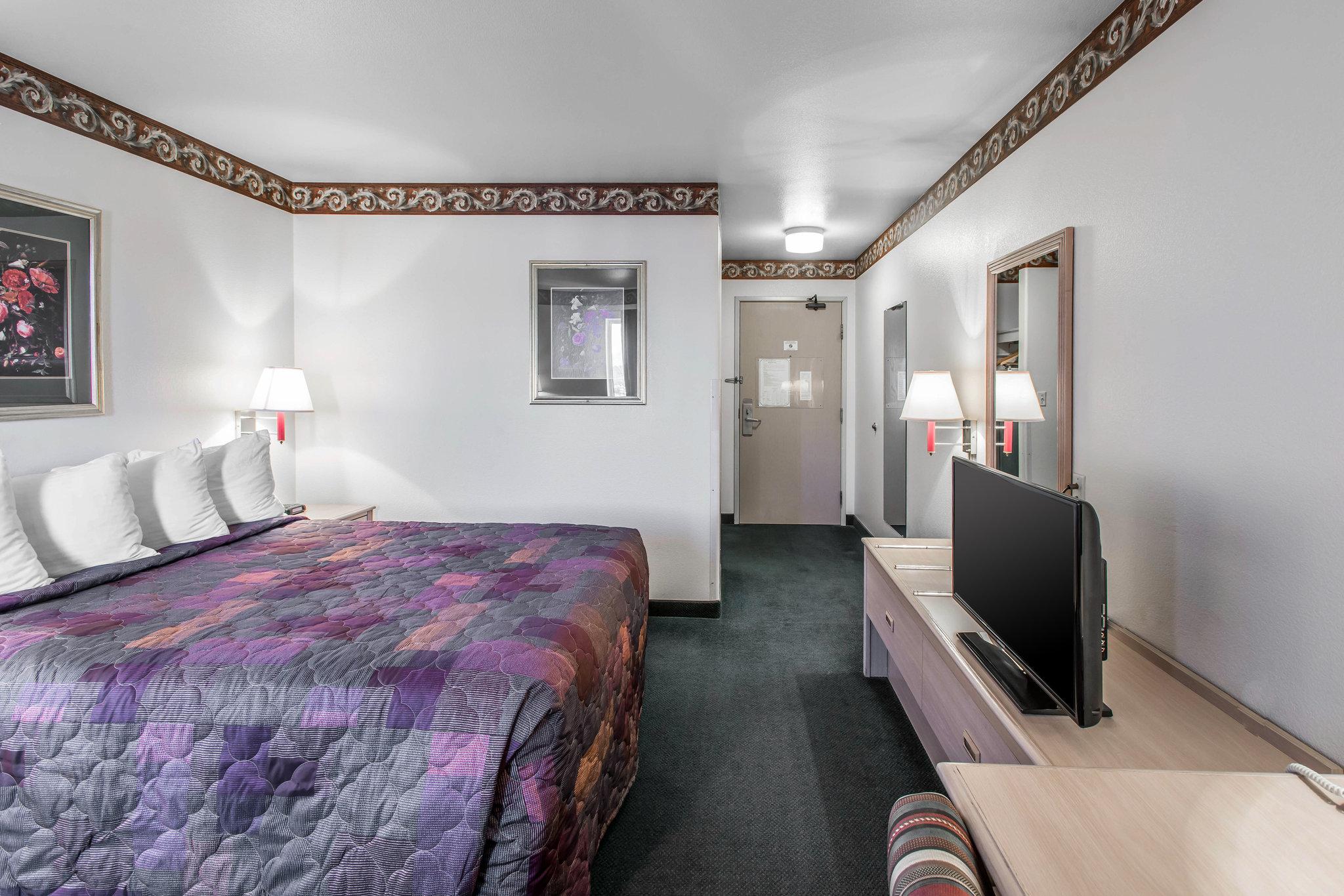 Baymont by Wyndham Loveland Fort Collins Area - photo 10