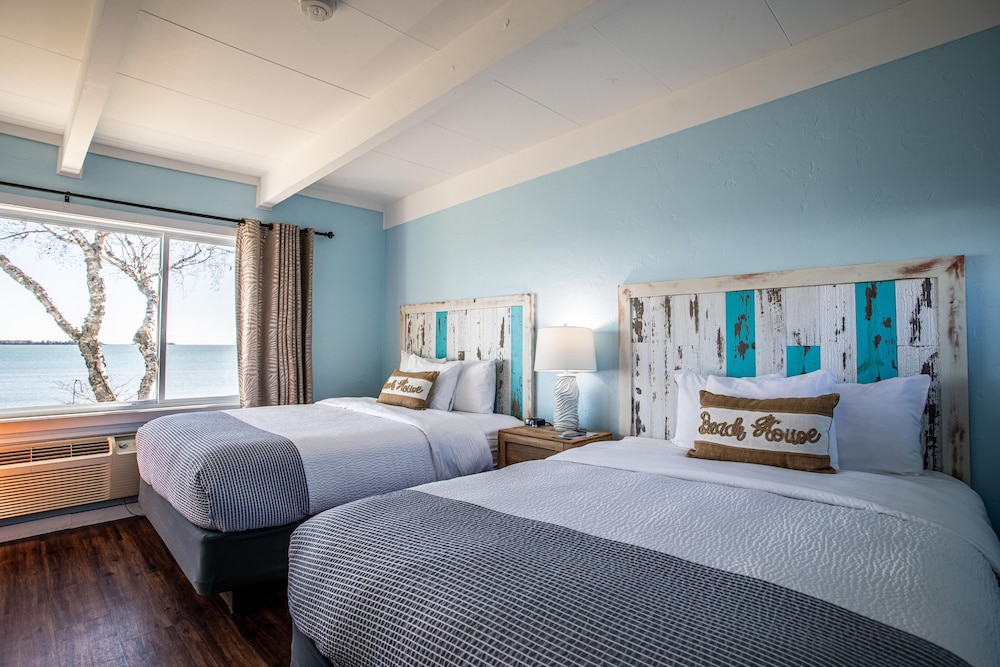 Beachfront Inn - photo 2