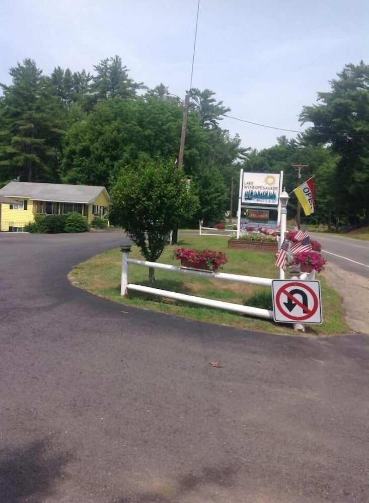 Lake Winnipesaukee Motel - photo 59