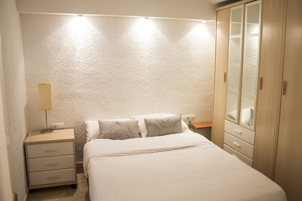 Como City Wall - carbon neutral hotel in Como