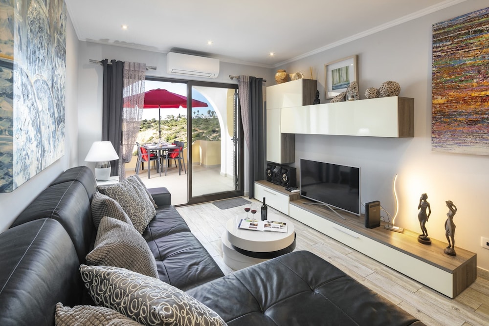 Apartment in Carvoeiro with terrace — 4-Star Luxury Hotel in Carvoeiro, Portugal
