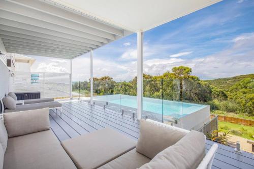 'Bridgehampton' A Luxury Beach House Dream — 4-Star Luxury Hotel in Newcastle, Australia