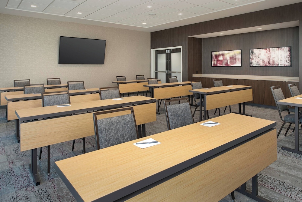 Courtyard by Marriott Portland East - photo 44