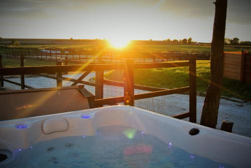 Clover Lodge — 4-Star Luxury Hotel in Chesterfield, United Kingdom