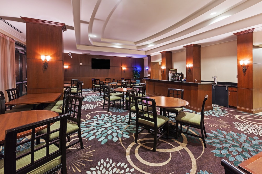 Staybridge Suites San Antonio Downtown Conv Ctr by IHG - photo 30