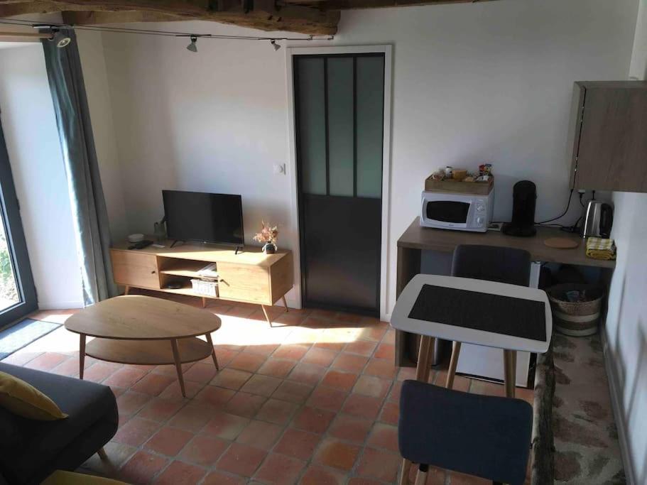 Logement Agreable a la Campagne — hotel in Saint-Symphorien-Sur-Coise
