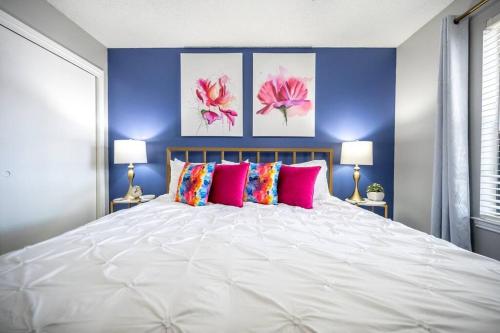 Entire Place Wi fi Washer Dryer 4kTV Pets Allowed #615 — 4-Star Luxury Hotel in Arlington, United States