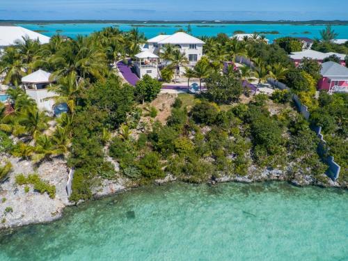 Tropical Paradise Pool Beaches & 360 Views — 4-Star Luxury Hotel in Providenciales, Turks and Caicos Islands